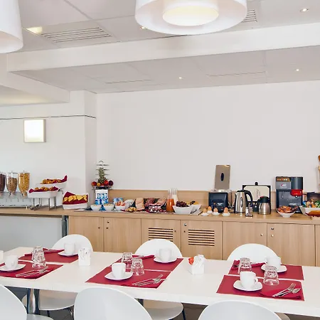 Residhome La Defense Aparthotel 3*
