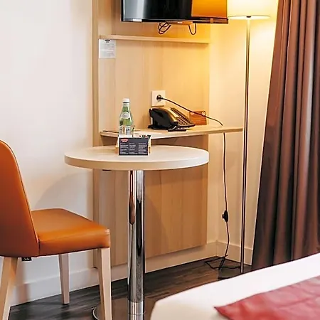 Ξενοδοχείο με διαμερίσματα Residhome La Defense Ναντέρ
